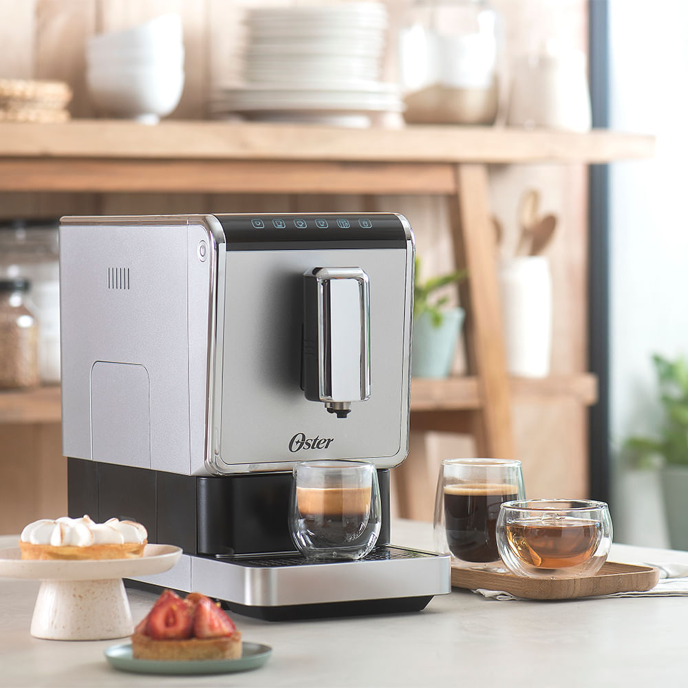 Cafeteira Superautomática Espresso Oster com Moedor