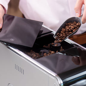 Cafeteira Superautomática Espresso Oster com Moedor
