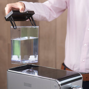 Cafeteira Superautomática Espresso Oster com Moedor